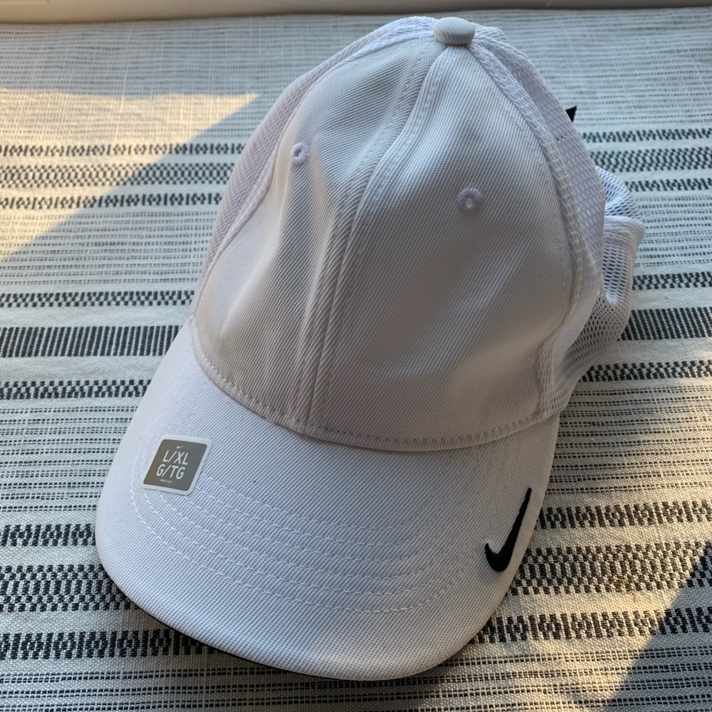 White Nike Hat - Unisex
